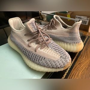 Yeezy ‘Ash Pearl’ 350 Boost V2